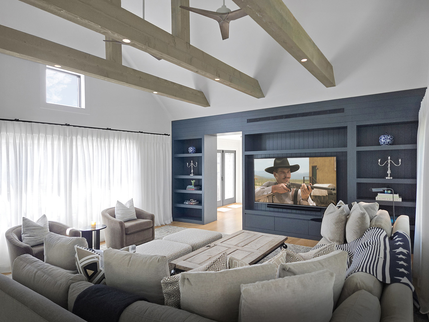 FarmHouseFamilyMediaRoom_03_1400