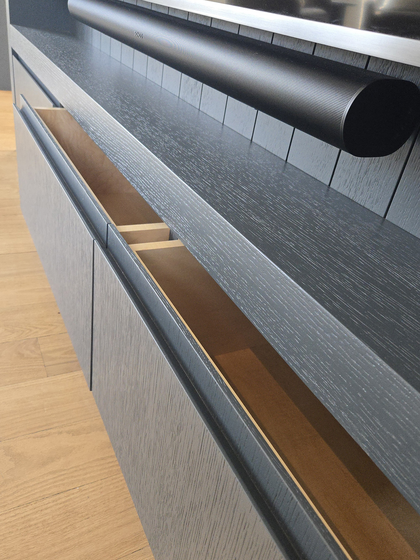 FarmHouseFamilyMediaRoom_04a_1800v