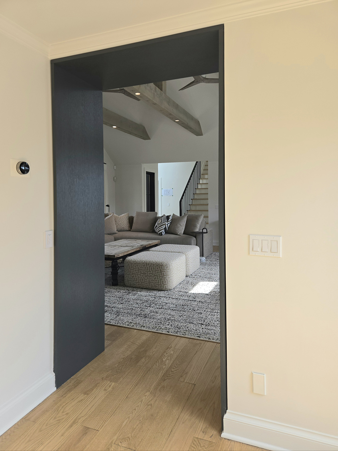 FarmHouseFamilyMediaRoom_05_1800v