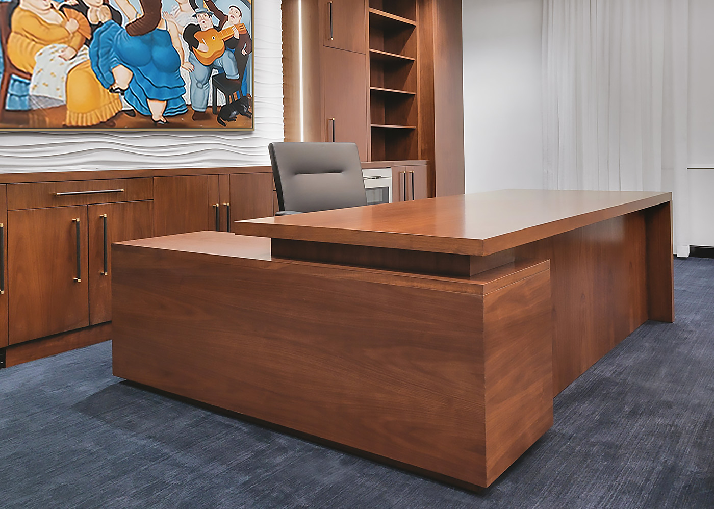 WalnutExecutiveWallUnitDesk_04_1400