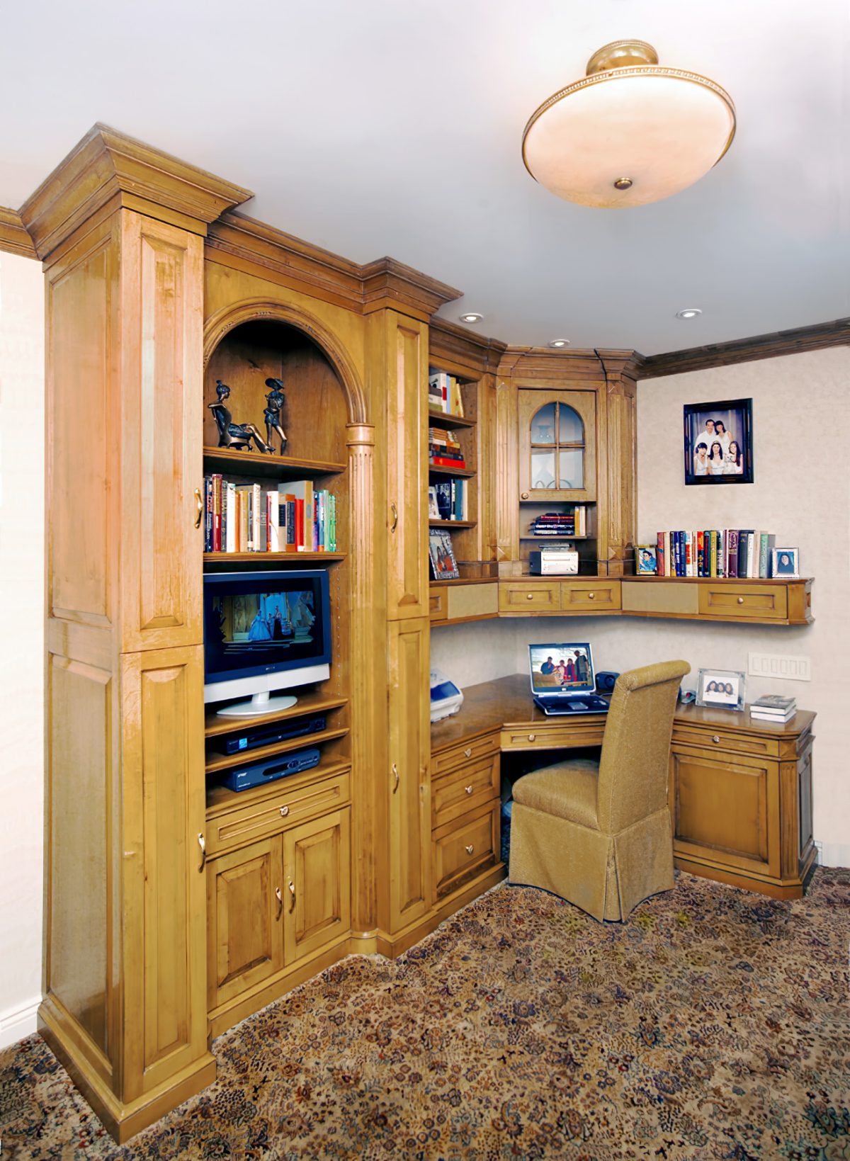24. Cozy Traditional Study – Rob Kron Custom Living