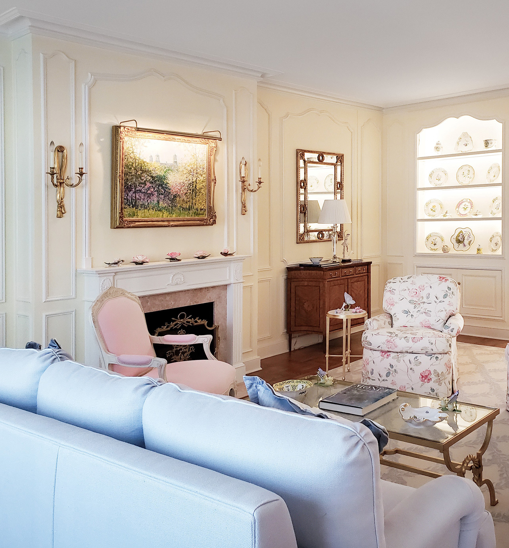 ElegantClassicallyTraditionalLivingRm_04_1800v