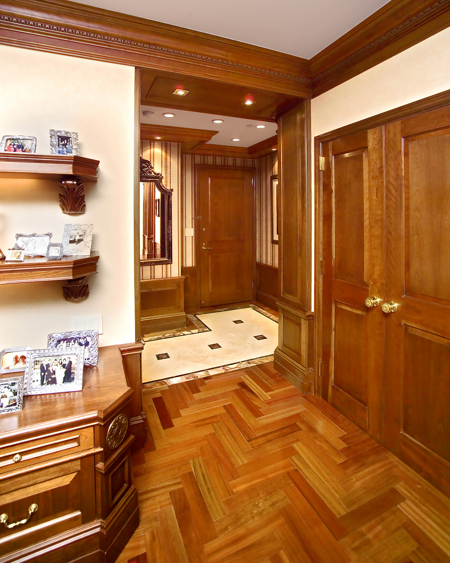 LivingRoomWith75inchTV_03a_1800v