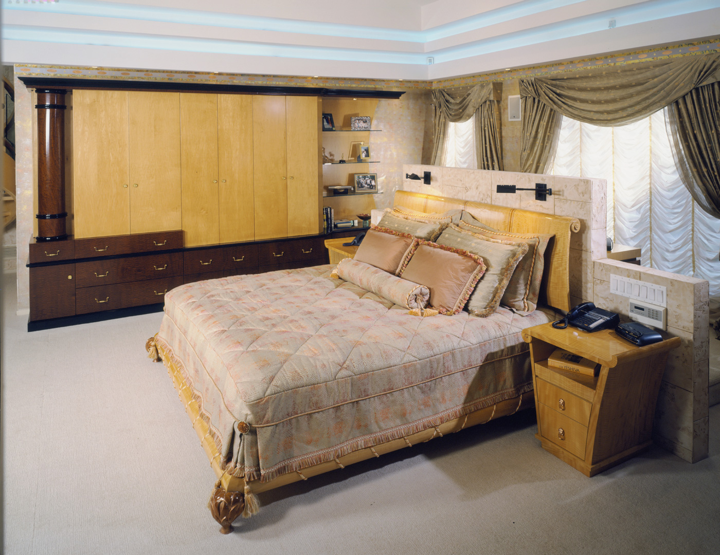 EgyptianRevivalBedroom_04_1400